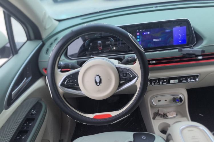 Used ORA Good Cat 2023 401 km Standard Range Luxury Version Lithium Iron Phosphate Steering Wheel