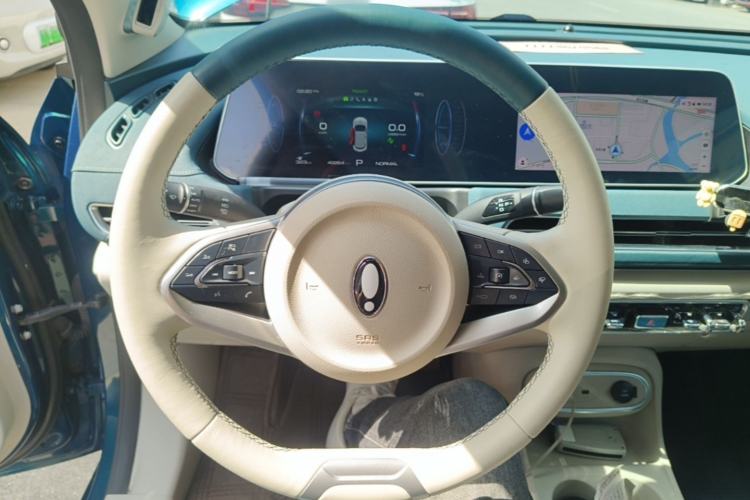 Used ORA Good Cat 2023 401 km Standard Range Prestige Version Lithium Iron Phosphate Steering Wheel