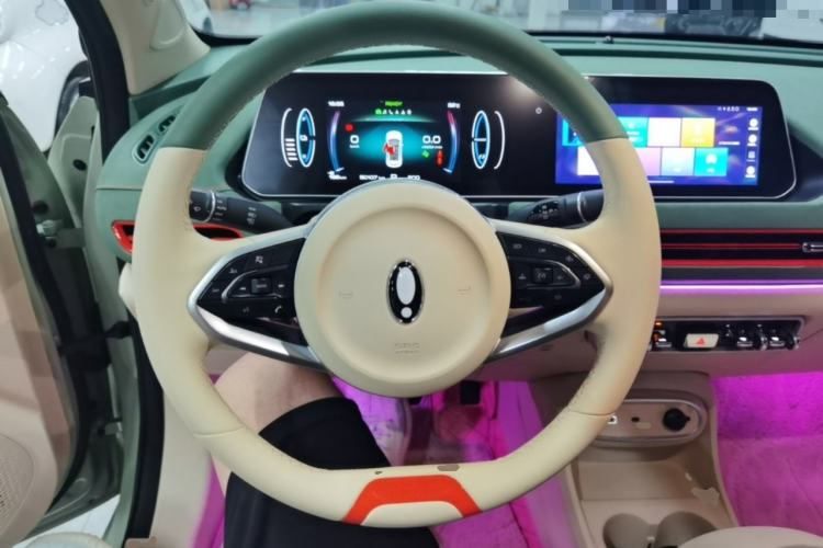 Used ORA Good Cat 2023 401 km Standard Range Luxury Version Lithium Iron Phosphate Steering Wheel