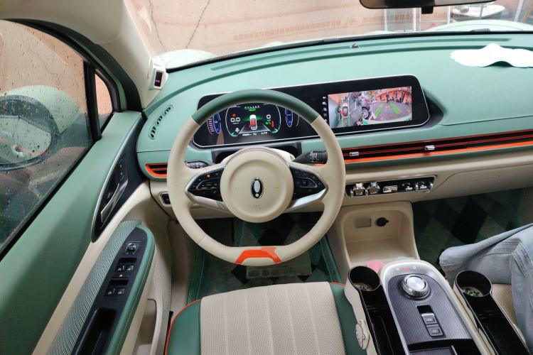 Used ORA Good Cat 2023 401 km Standard Range Premium Version Lithium Iron Phosphate Steering Wheel