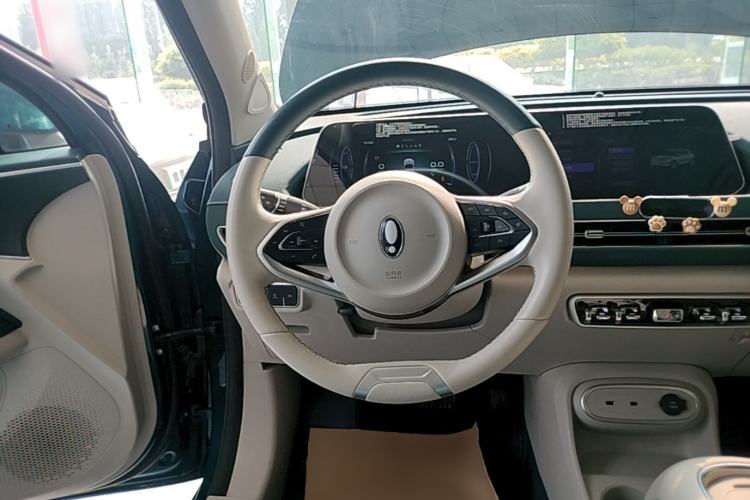 Used ORA Good Cat 2023 401 km Standard Range Luxury Version Lithium Iron Phosphate Steering Wheel