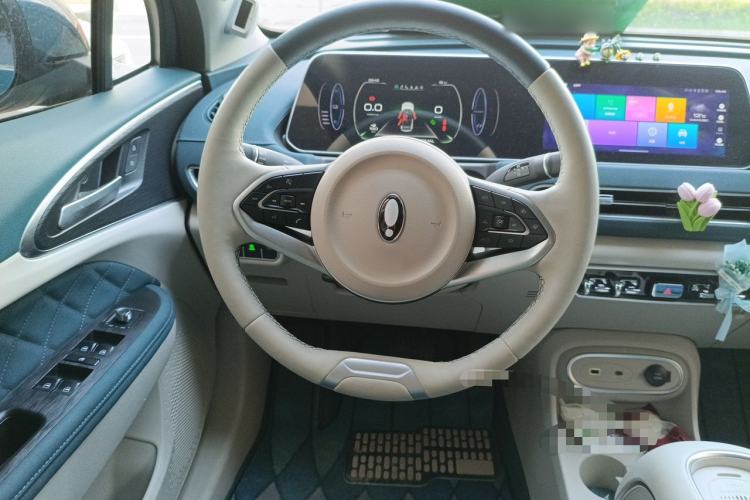 Used ORA Good Cat 2023 401 km Standard Range Premium Version Lithium Iron Phosphate Steering Wheel
