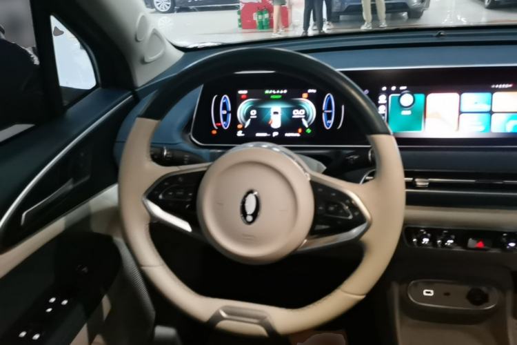 Used ORA Good Cat 2023 401 km Standard Range Luxury Version Lithium Iron Phosphate Steering Wheel