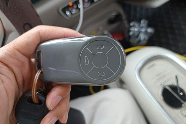 Used ORA Good Cat 2023 501 km Long-Range Luxury Version Lithium Iron Phosphate Vehicle Key