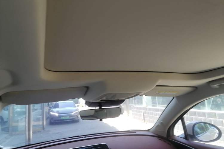 Used ORA Good Cat 2023 401 km Standard Range Prestige Version Lithium Iron Phosphate Headliner