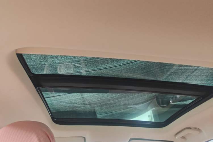 Used ORA Good Cat 2023 401 km Standard Range Prestige Version Lithium Iron Phosphate Headliner