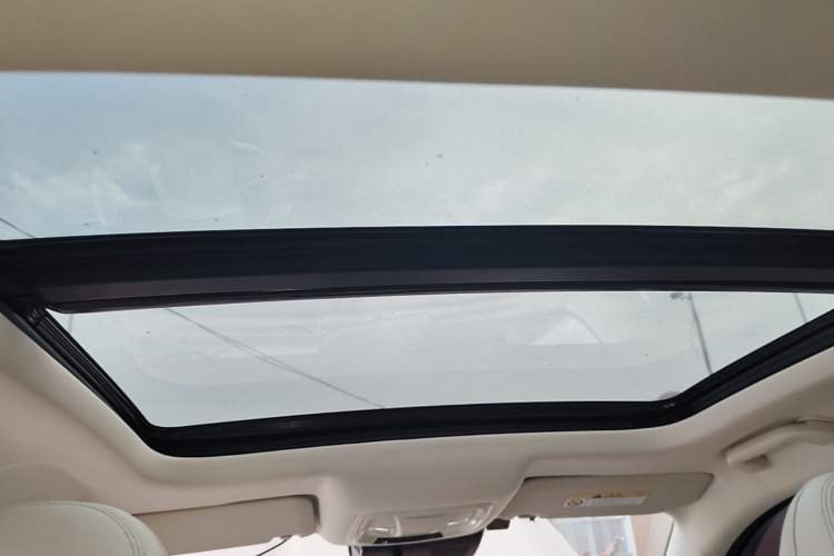 Used ORA Good Cat 2023 401 km Standard Range Prestige Version Lithium Iron Phosphate Headliner