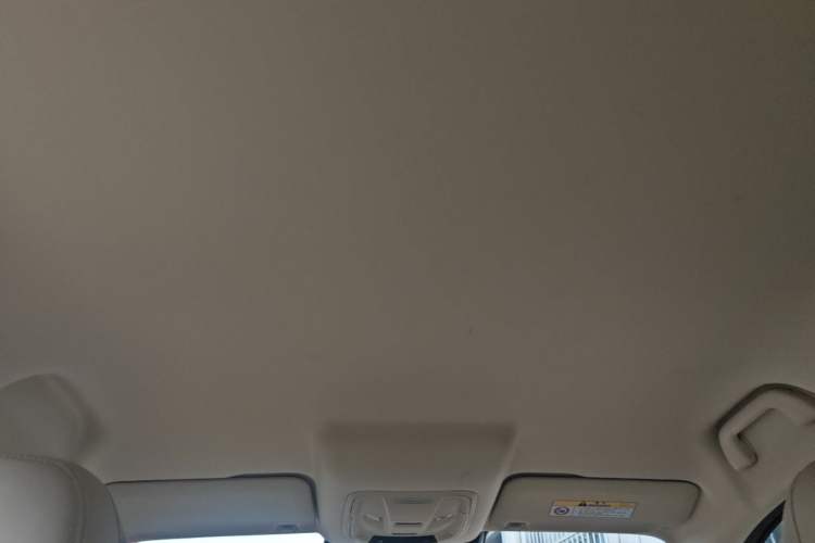 Used ORA Good Cat 2023 401 km Standard Range Luxury Version Lithium Iron Phosphate Headliner