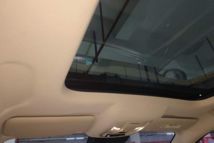Used ORA Good Cat 2023 401 km Standard Range Prestige Version Lithium Iron Phosphate Headliner