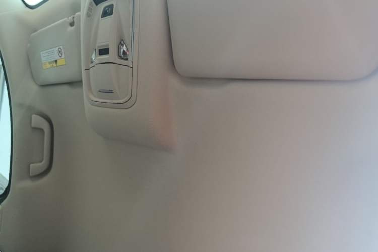 Used ORA Good Cat 2023 401 km Standard Range Luxury Version Lithium Iron Phosphate Headliner