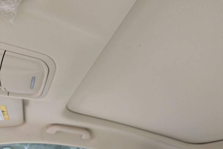 Used ORA Good Cat 2023 401 km Standard Range Prestige Version Lithium Iron Phosphate Headliner