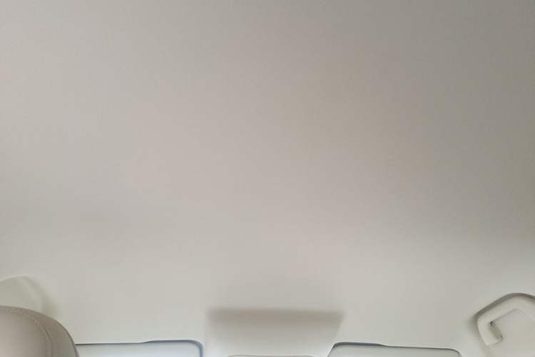 Used ORA Good Cat 2023 401 km Standard Range Luxury Version Lithium Iron Phosphate Headliner