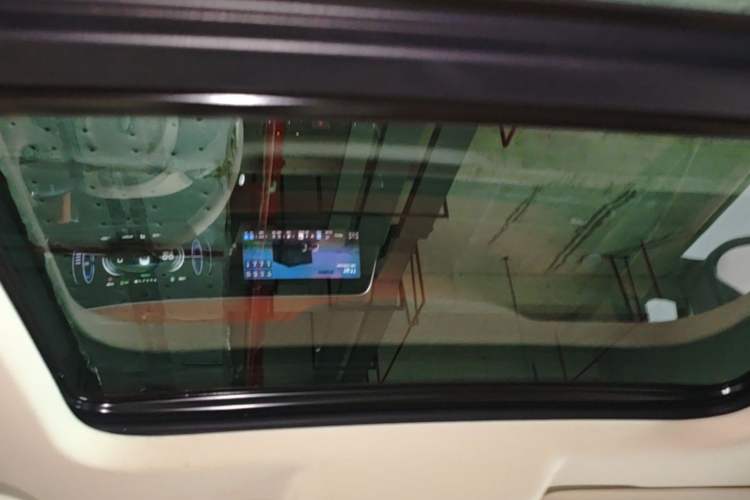 Used ORA Good Cat 2023 401 km Standard Range Premium Version Lithium Iron Phosphate Headliner