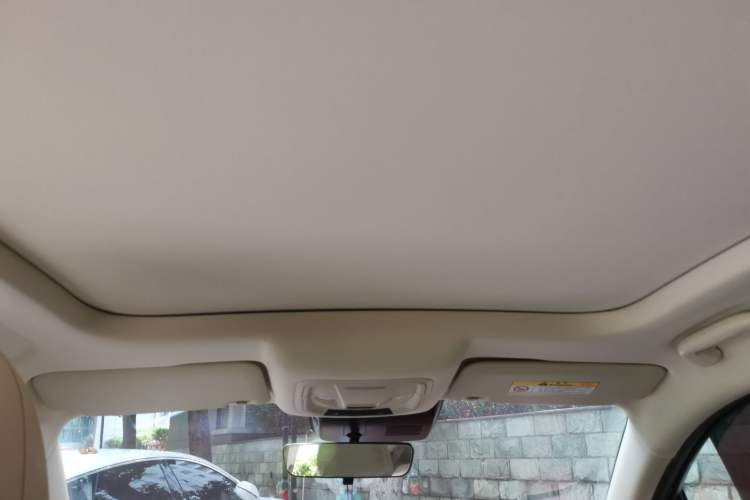 Used ORA Good Cat 2023 401 km Standard Range Prestige Version Lithium Iron Phosphate Headliner
