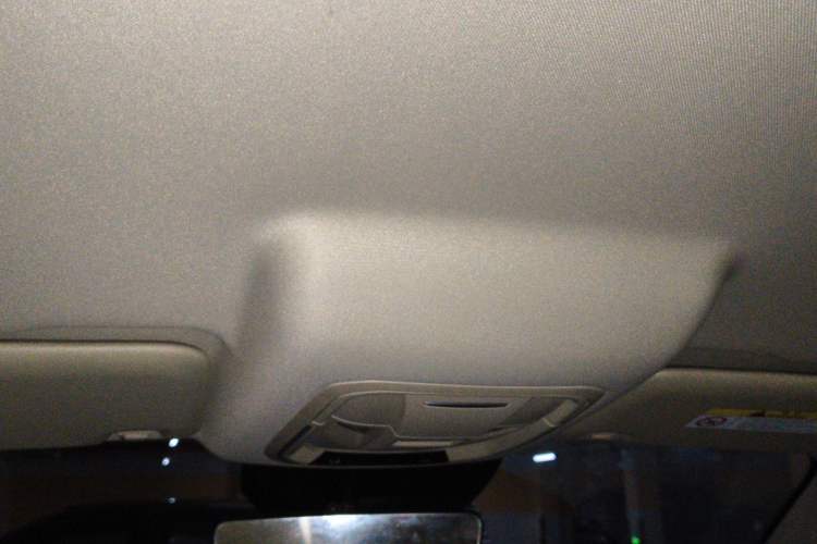 Used ORA Good Cat 2023 401 km Standard Range Luxury Version Lithium Iron Phosphate Headliner