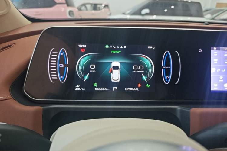 Used ORA Good Cat 2023 401 km Standard Range Luxury Version Lithium Iron Phosphate Instrument Cluster