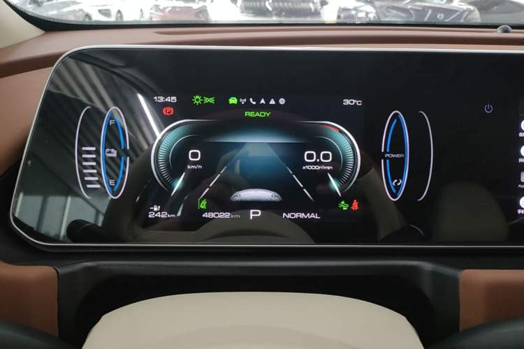 Used ORA Good Cat 2023 401 km Standard Range Premium Version Lithium Iron Phosphate Instrument Cluster