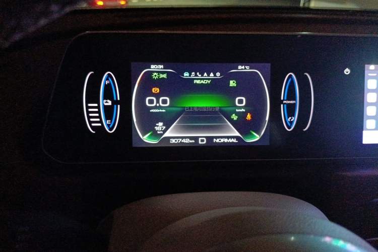 Used ORA Good Cat 2023 401 km Standard Range Luxury Version Lithium Iron Phosphate Instrument Cluster