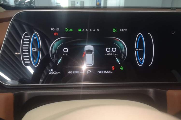 Used ORA Good Cat 2023 401 km Standard Range Luxury Version Lithium Iron Phosphate Instrument Cluster