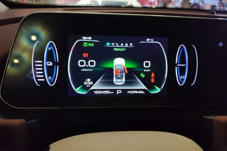 Used ORA Good Cat 2023 401 km Standard Range Premium Version Lithium Iron Phosphate Instrument Cluster