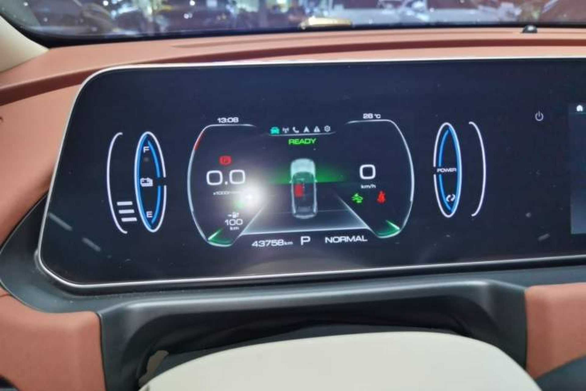 Used ORA Good Cat 2023 401 km Standard Range Luxury Version Lithium Iron Phosphate Instrument Cluster