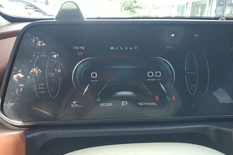 Used ORA Good Cat 2023 401 km Standard Range Luxury Version Lithium Iron Phosphate Instrument Cluster