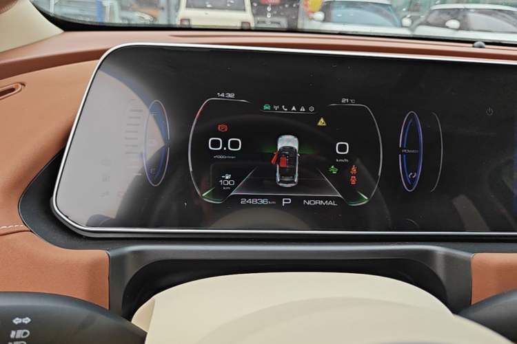 Used ORA Good Cat 2023 401 km Standard Range Premium Version Lithium Iron Phosphate Instrument Cluster