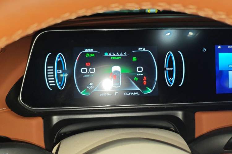 Used ORA Good Cat 2023 401 km Standard Range Luxury Version Lithium Iron Phosphate Instrument Cluster