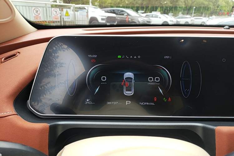 Used ORA Good Cat 2023 401 km Standard Range Luxury Version Lithium Iron Phosphate Instrument Cluster