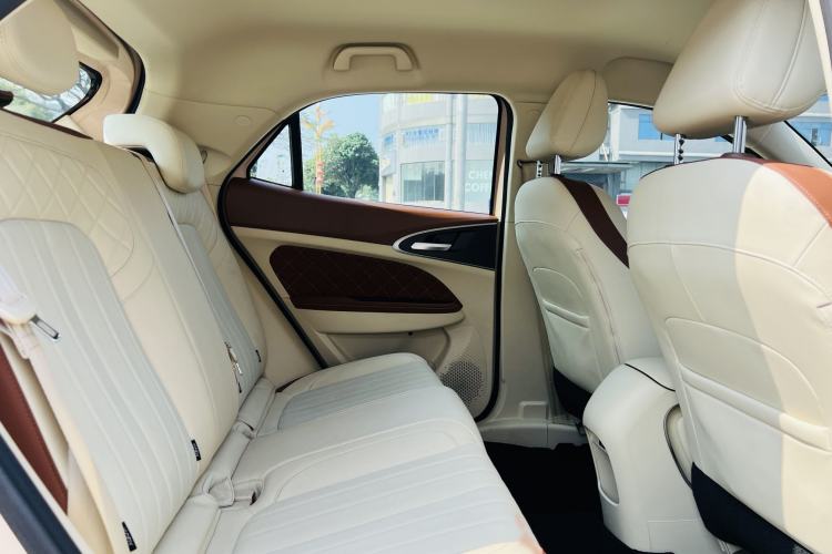 Used ORA Good Cat 2023 401 km Standard Range Luxury Version Ternary Lithium Interior 10