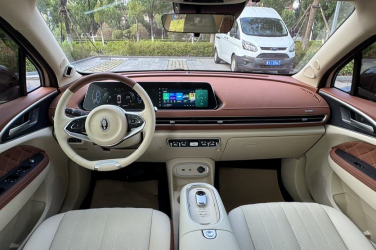 Used ORA Good Cat 2023 401 km Standard Range Prestige Version Lithium Iron Phosphate Interior 3