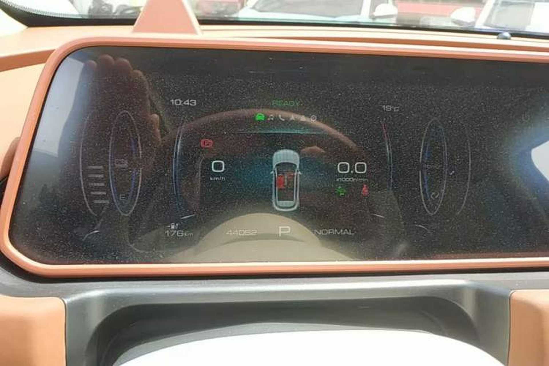 Used ORA Good Cat 2023 401 km Standard Range Luxury Version Lithium Iron Phosphate Interior 3