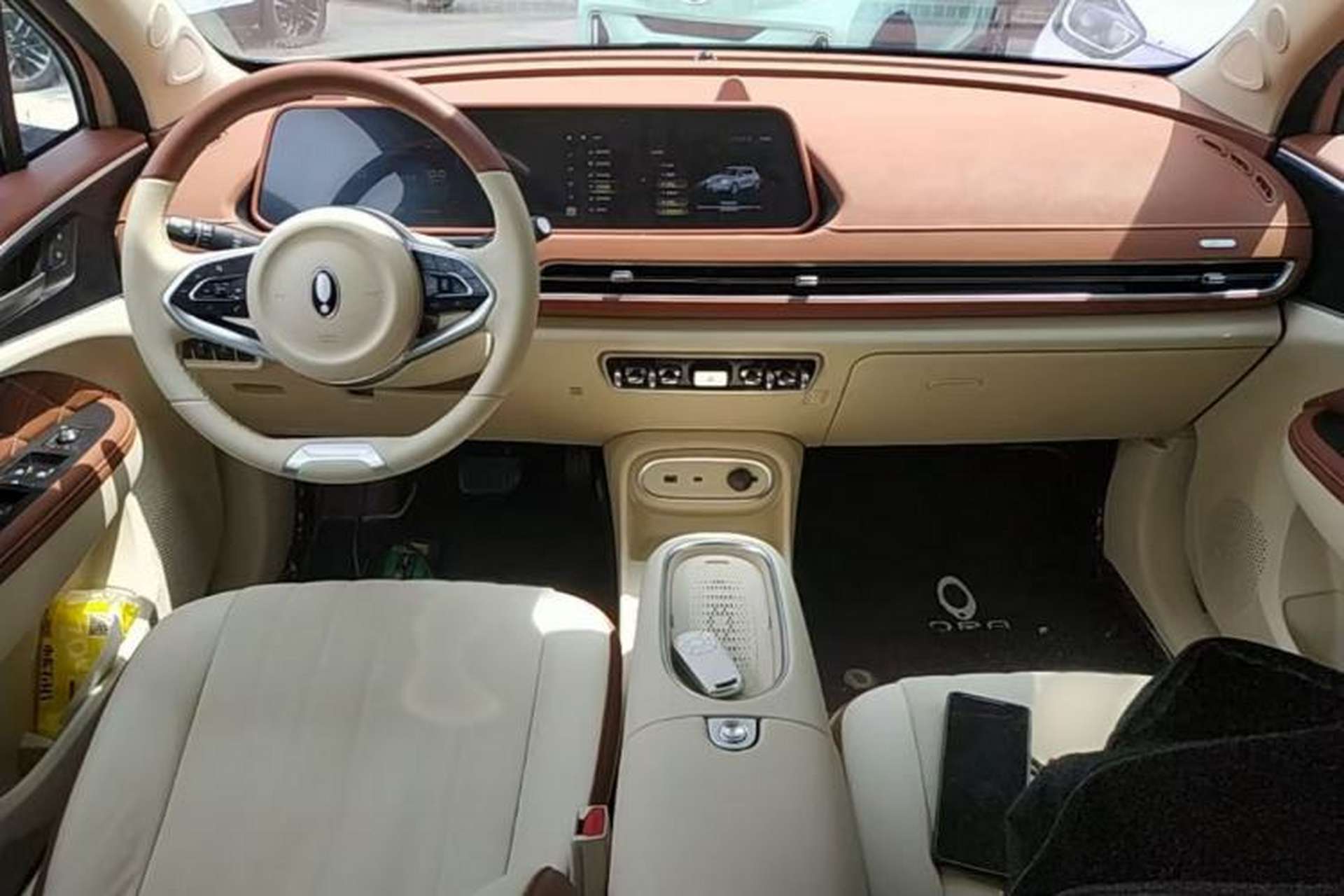 Used ORA Good Cat 2023 401 km Standard Range Luxury Version Lithium Iron Phosphate Interior 4