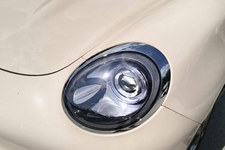 Used ORA Good Cat 2023 401 km Standard Range Luxury Version Lithium Iron Phosphate Left Front Headlight