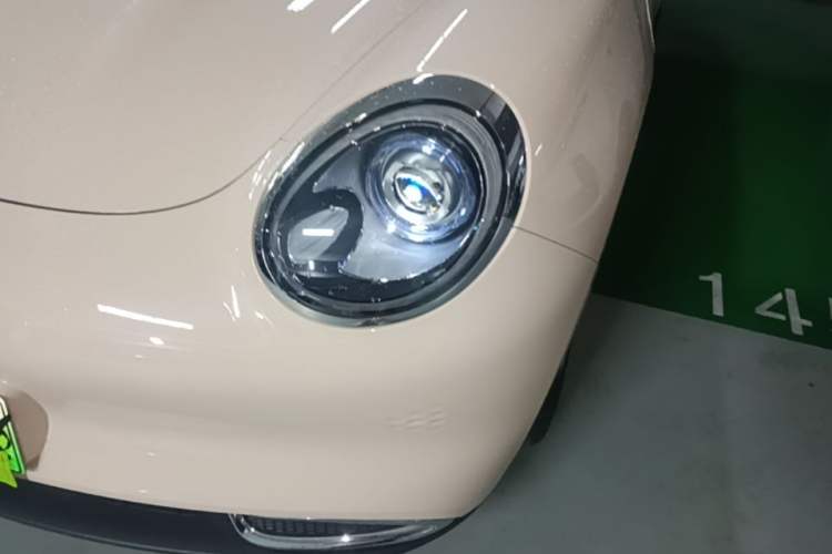 Used ORA Good Cat 2023 401 km Standard Range Prestige Version Lithium Iron Phosphate Left Front Headlight