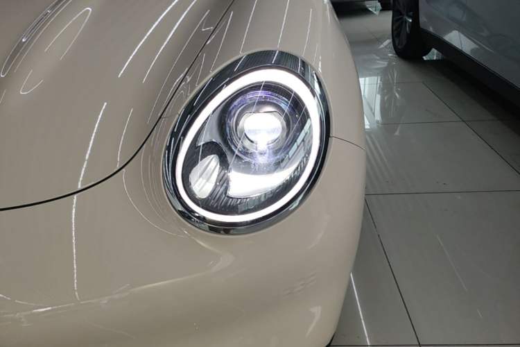 Used ORA Good Cat 2023 401 km Standard Range Premium Version Lithium Iron Phosphate Left Front Headlight