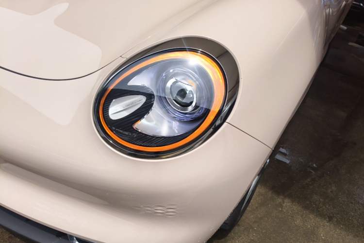 Used ORA Good Cat 2023 401 km Standard Range Luxury Version Lithium Iron Phosphate Left Front Headlight