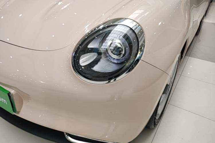 Used ORA Good Cat 2023 401 km Standard Range Premium Version Lithium Iron Phosphate Left Front Headlight
