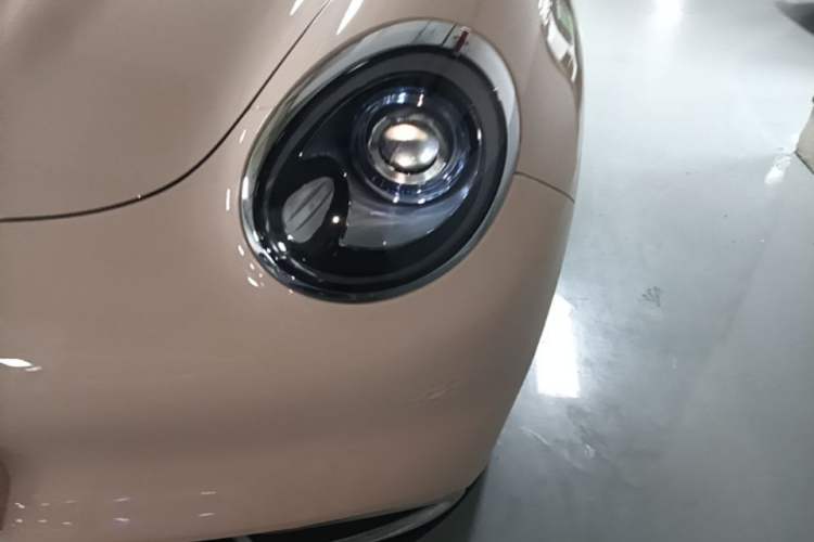Used ORA Good Cat 2023 401 km Standard Range Luxury Version Lithium Iron Phosphate Left Front Headlight