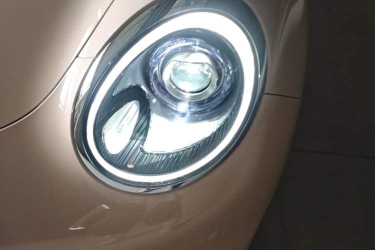 Used ORA Good Cat 2023 401 km Standard Range Premium Version Lithium Iron Phosphate Left Front Headlight