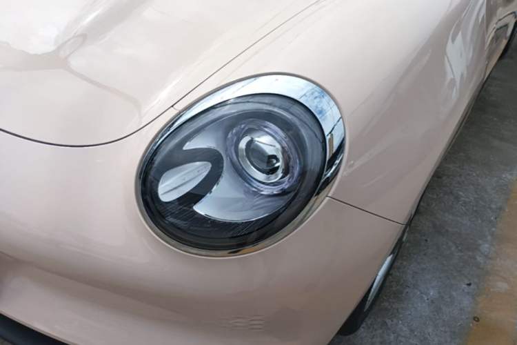 Used ORA Good Cat 2023 401 km Standard Range Comfort Version Lithium Iron Phosphate Left Front Headlight