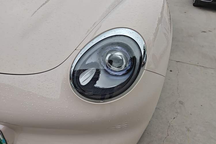 Used ORA Good Cat 2023 401 km Standard Range Premium Version Lithium Iron Phosphate Left Front Headlight