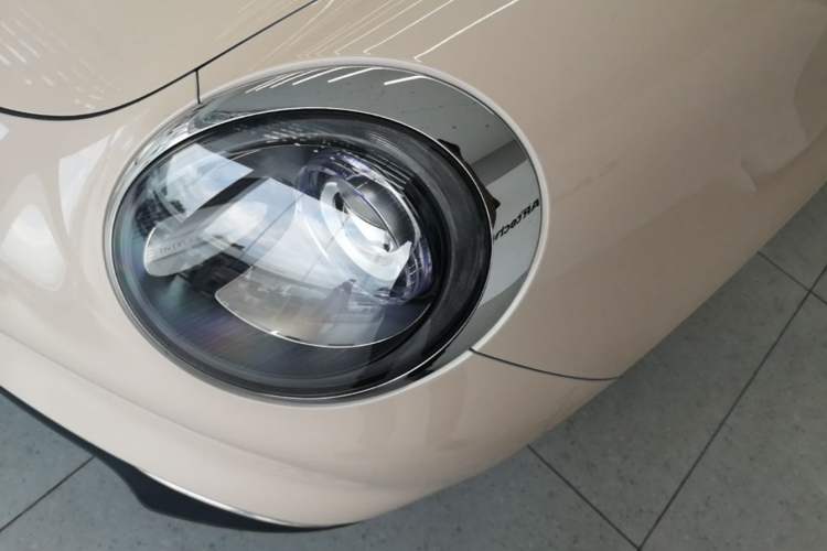 Used ORA Good Cat 2023 401 km Standard Range Premium Version Lithium Iron Phosphate Left Front Headlight