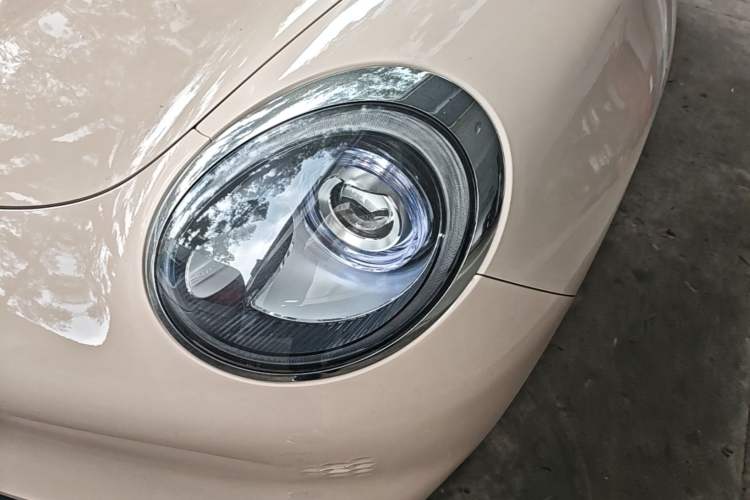 Used ORA Good Cat 2023 401 km Standard Range Comfort Version Lithium Iron Phosphate Left Front Headlight