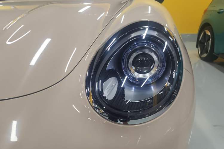 Used ORA Good Cat 2023 401 km Standard Range Luxury Version Lithium Iron Phosphate Left Front Headlight