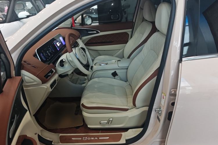 Used ORA Good Cat 2023 401 km Standard Range Luxury Version Lithium Iron Phosphate Left Front Seat