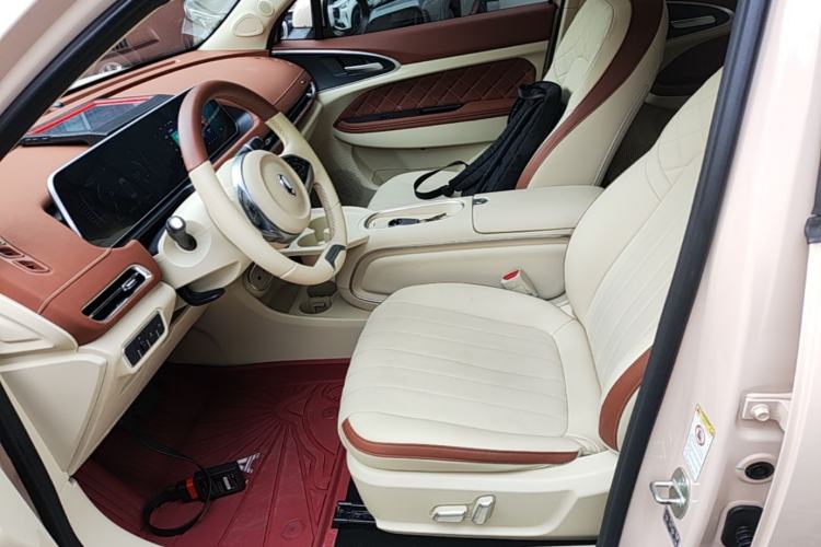 Used ORA Good Cat 2023 401 km Standard Range Luxury Version Lithium Iron Phosphate Left Front Seat