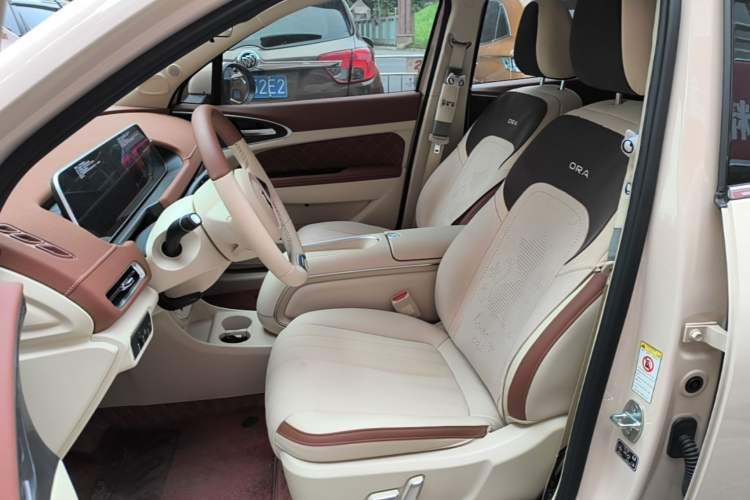 Used ORA Good Cat 2023 401 km Standard Range Luxury Version Lithium Iron Phosphate Left Front Seat