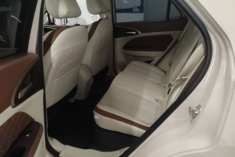 Used ORA Good Cat 2023 401 km Standard Range Luxury Version Lithium Iron Phosphate Left Rear Seat