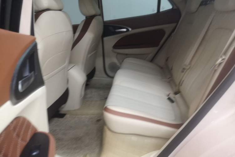 Used ORA Good Cat 2023 401 km Standard Range Luxury Version Lithium Iron Phosphate Left Rear Seat